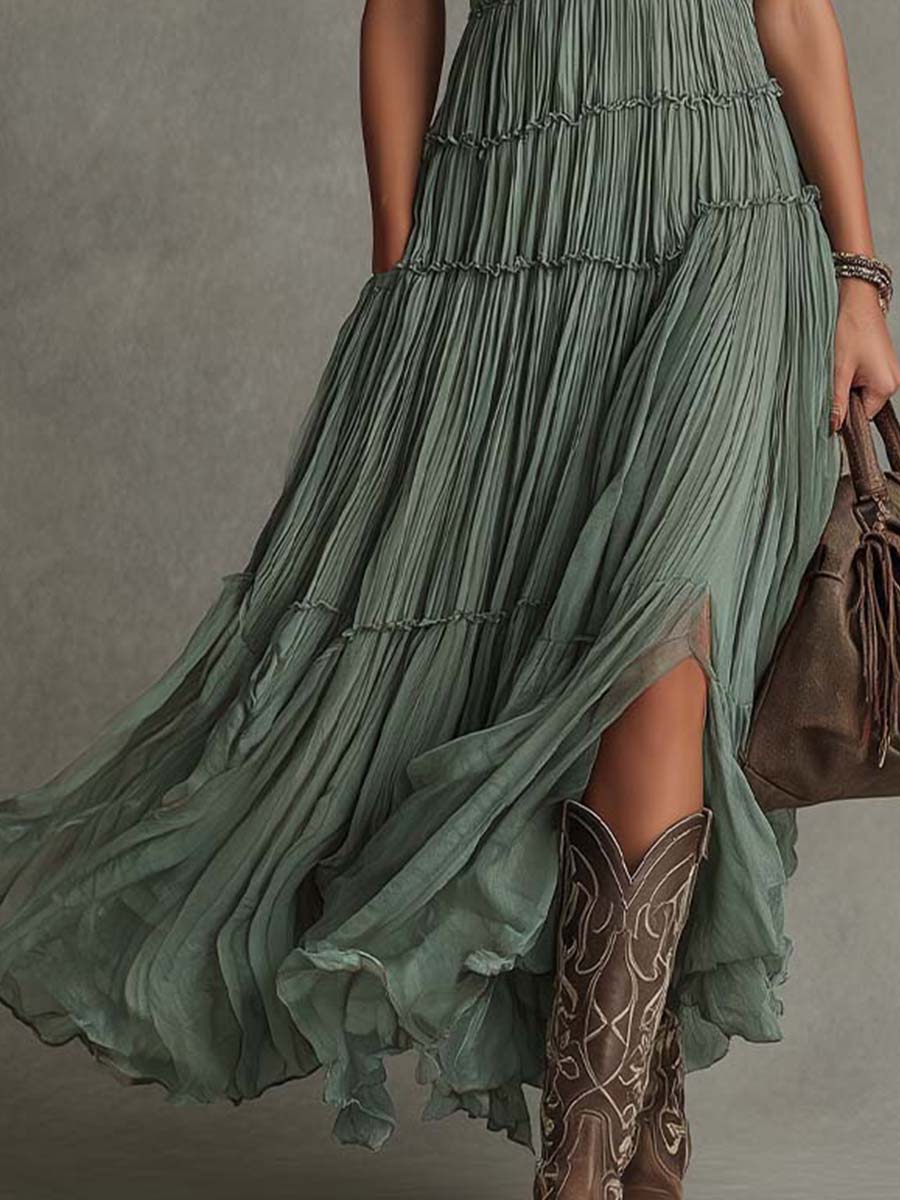 Vestido largo plisado de gasa verde salvia con cuello en V