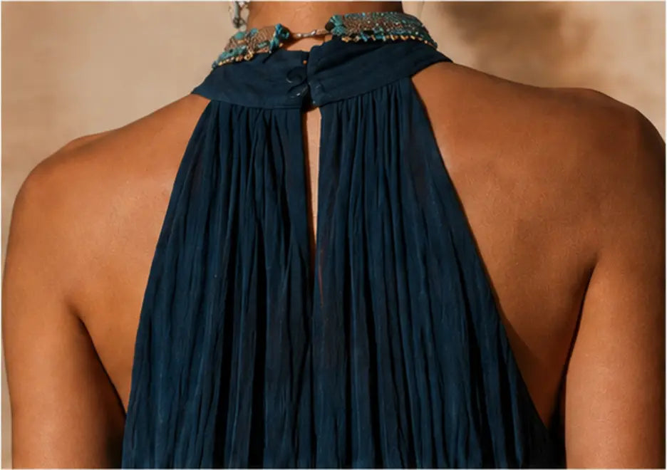 Vestido largo halter con escote en V degradado